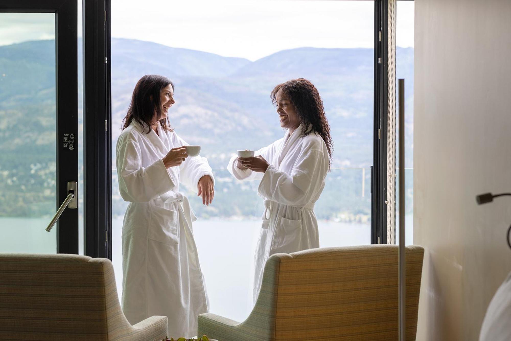 Sparkling Hill Resort And Spa - Adults-Only Resort Vernon Luaran gambar